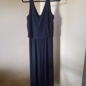 Cute split leg dress.